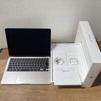中古  Apple MacBook Air 13インチ (M5 10CPU 8GPU/16GB/512GB) スターライト MDHA4J/A 4760001535 