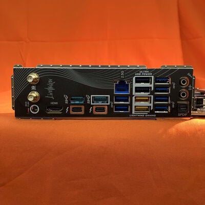 【なんば店】中古  ASRock Z890 LiveMixer WiFi (Z890 1851 ATX DDR5) 172167 