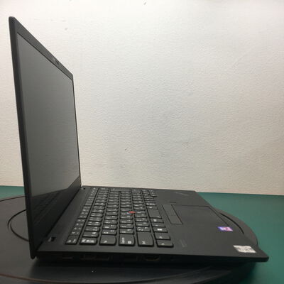 【佐賀南部バイパス店】中古  Lenovo ThinkPad X1 20UAS6U501(i7-10610U/16GB/SSD512GB/オンボード/14/2560x1440/W11P) 5250001569 