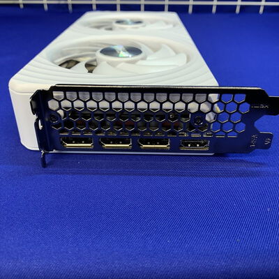 【横浜駅前店】中古  Palit NE7506TU19P1-GB2062M (RTX5060Ti 8GB WHITE OC) 188962 