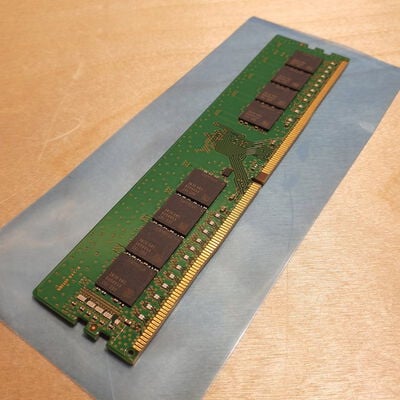 【鹿児島店】中古  PC4-25600 32GB デスクトップ用(DDR4-3200) 143224 