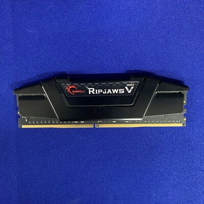 【横浜駅前店】中古  PC4-25600 32GB デスクトップ用(DDR4-3200) 143224 