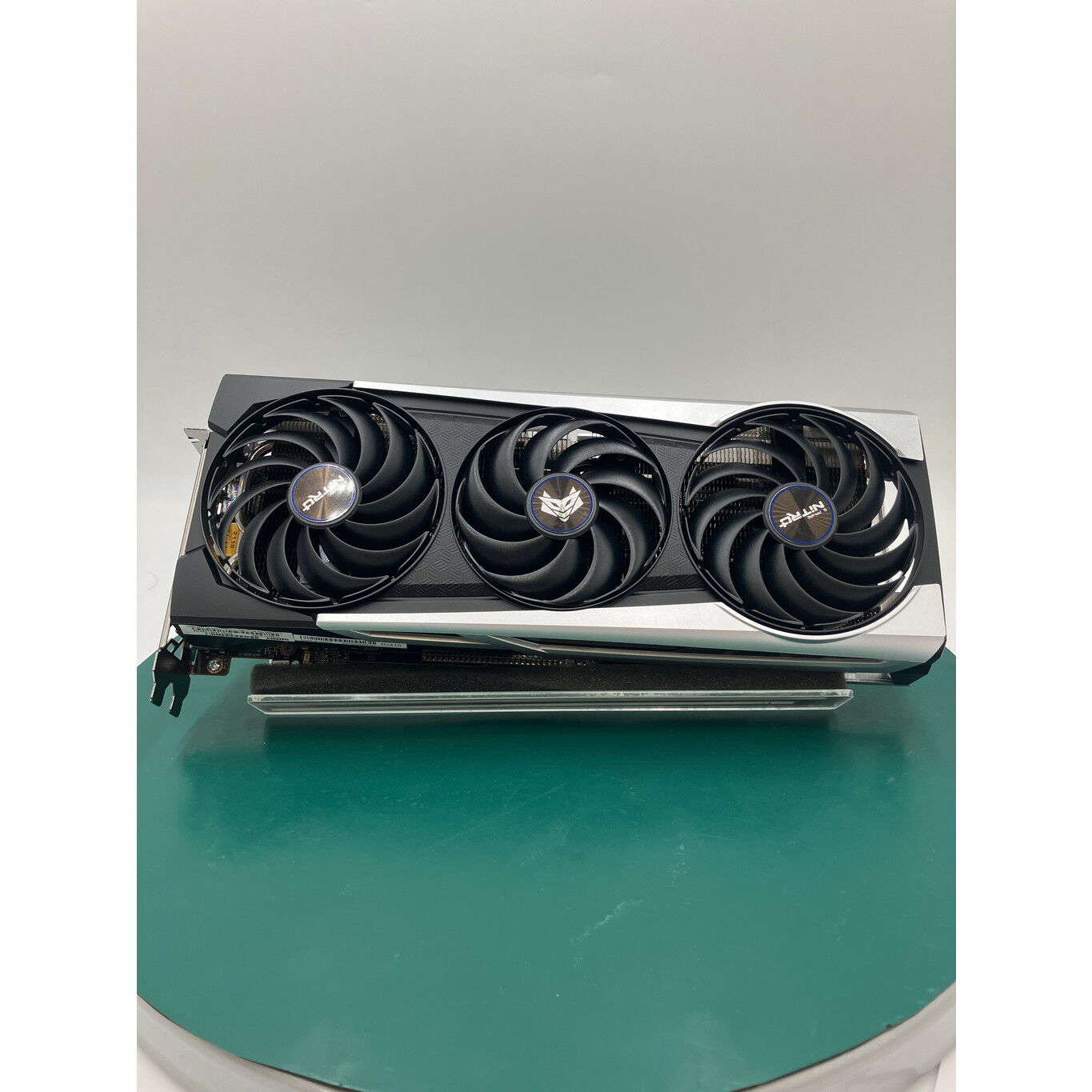 中古 SAPPHIRE_NITROプラス_RX6700XT_12GB 3410012627