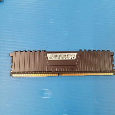 【大須店】中古  PC4-25600 16GB デスクトップ用(DDR4-3200) 140728 