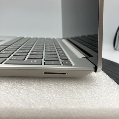 【新潟店】中古  Microsoft Surface Laptop GO 1943 (i5-1035G1/8GB/SSD128GB/W10H) 182644 