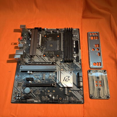 【なんば店】中古  【付属品欠品】 ASRock B550 Phantom Gaming 4 (B550 AM4 ATX DDR4) 3480035277 