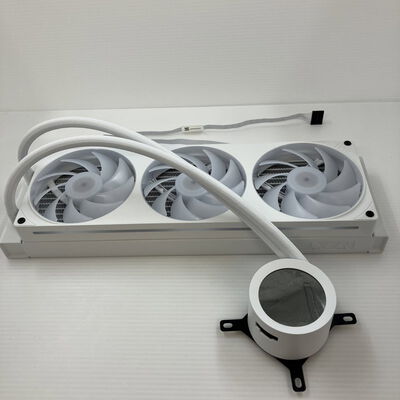 【秋葉原本店】中古  NZXT RL-KR360-W2(KRAKEN PLUS 360 RGB WH 水) 3410014207 