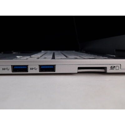 【前橋ｲﾝﾀｰｱｶﾏﾙ店】中古  Panasonic　CF-QV(i5-10210U/8GB/SSD240GB/W11H) 4540001877 