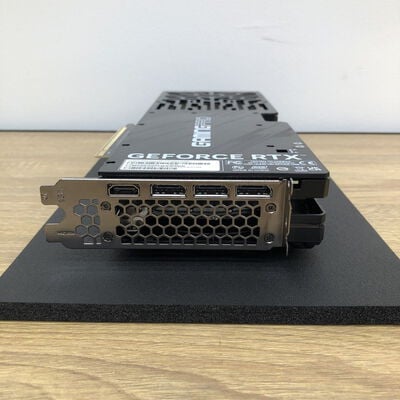 【津ラッツ店】中古  Palit NE7507T019T2-GB2031U (RTX5070Ti GamingPro-S 16GB) 4990001082 