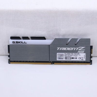 【通販センター】中古  PC4-25600 8GB デスクトップ用(DDR4-3200) 140727 