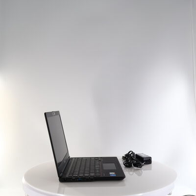 【秋葉原本店】中古  LIFEBOOK　U7311/F(i5-1145G7/8GB/SSD256GB/W11P) 3410015824 