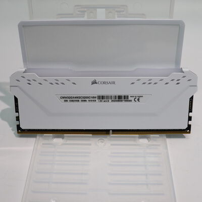【札幌店】中古  PC4-25600 16GB デスクトップ用(DDR4-3200) 140728 