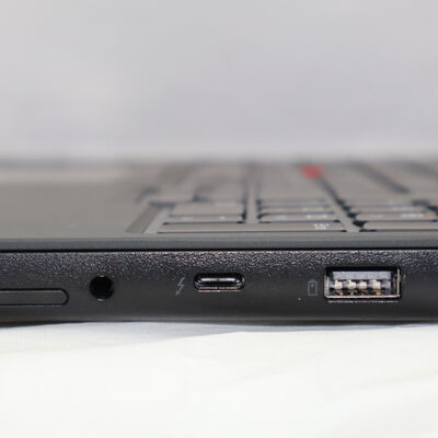 【通販センター】中古  Lenovo ThinkPad P16v Gen 2 21KXCTO1WW(Intel Core Ultra 7 155H/8GB DDR5 (PC5)/SSD1TB/なし/オンボード/16/1920x1200/Wi-Fi/W11H64 MAR) 194594 