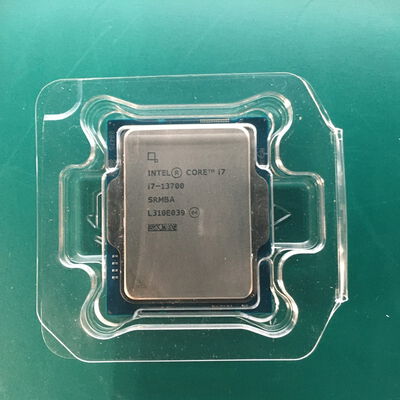 【佐賀南部バイパス店】中古  INTEL Core i7 13700 (1700/2.1G/30M/C16/T24) 154210 