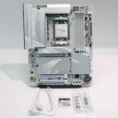 【札幌店】中古  GIGABYTE X870 A ELITE WF7 ICE(X870 ATX AM5 DDR5) 172208 