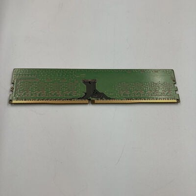 【なんば店】中古  Samsung M378A2G43AB3-CWE(DDR4 PC4-25600 16GB) 147975 