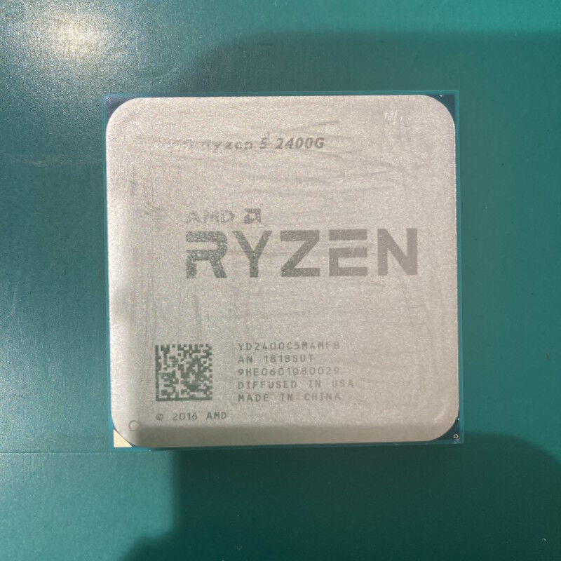 中古 AMD Ryzen 5 2400G (AM4/3.6/6M/C4/T8/65W) 136733 （402552