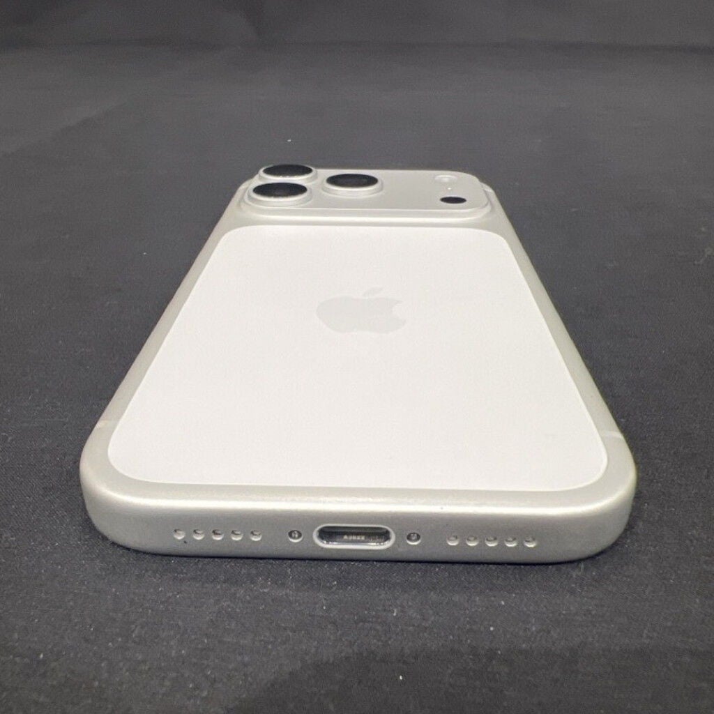 中古 Apple iPhone17 Pro 1TB シルバー 【国内版SIMフリー】 MG8D4J/A