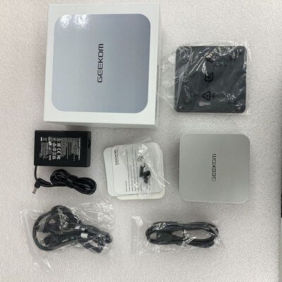 【京都店】中古  Geekom A8(AMD Ryzen9 8945HS/DDR5 32GB/SSD 2TB/Windows11 pro) 3180005696 