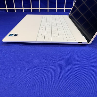 【横浜駅前店】中古  DELL XPS 9320 (Intel Core i7-1260P/16GB/CPU内蔵//W11H/有線LAN?無線LAN◯) 3400009122 