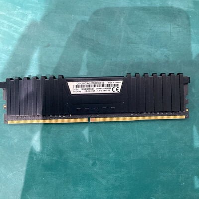 【浦添城間店(沖縄)】中古  PC4-25600 8GB デスクトップ用(DDR4-3200) 140727 