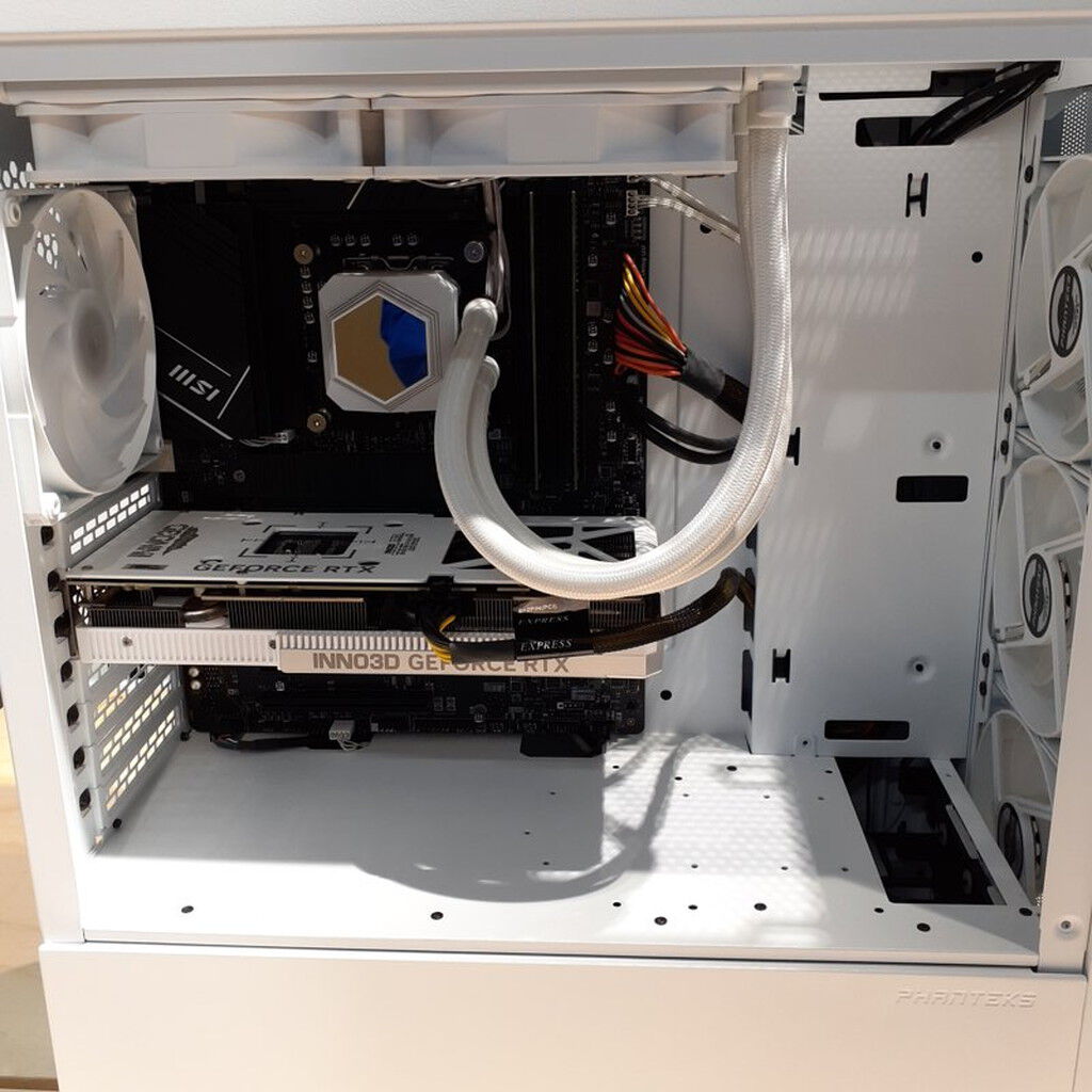 中古 FRONTIER ゲーミングPC(i7 13700F/32GB/SSD1TB/RTX4070/W11H