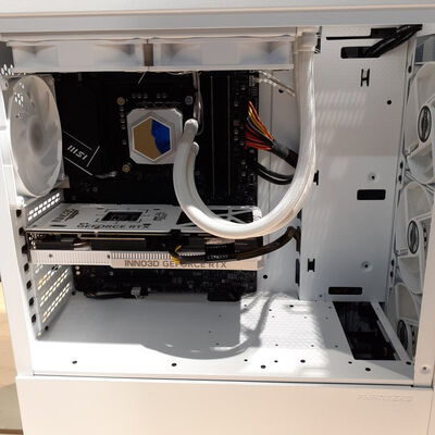 【鹿児島店】中古  FRONTIER ゲーミングPC(i7 13700F/32GB/SSD1TB/RTX4070/W11H) 4700001073 