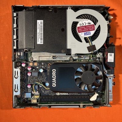 【なんば店】中古  Lenovo ThinkStation P330 Tiny (8400T/32GB/SSD 512GB/ROM/P620/W10H64) 3280021303【10/30値下げ!】