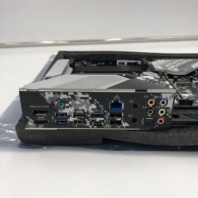 【福井日之出店】中古  ASRock B550 Steel Legend (B550 AM4 ATX DDR4) 142936 