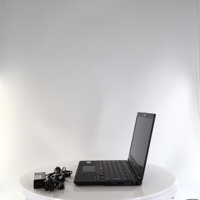 【秋葉原本店】中古  LIFEBOOK　U7311/F(i5-1145G7/8GB/SSD256GB/W11P) 3410015824 