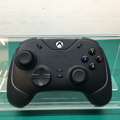 【佐賀南部バイパス店】中古  Razer Wolverine V2 Chroma 5250001416 