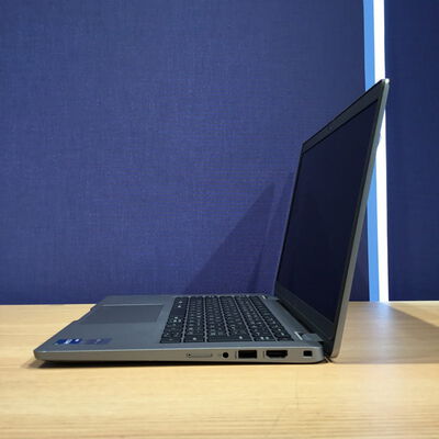 【松山環状枝松店】中古  DELL Latitude 5320 (Intel Core i7 1185G7 3.0GHz/16GB/SSD256GB/-/-/13.3/1920x1080/Wi-Fi/WEBCAM/W11H64) 180537 