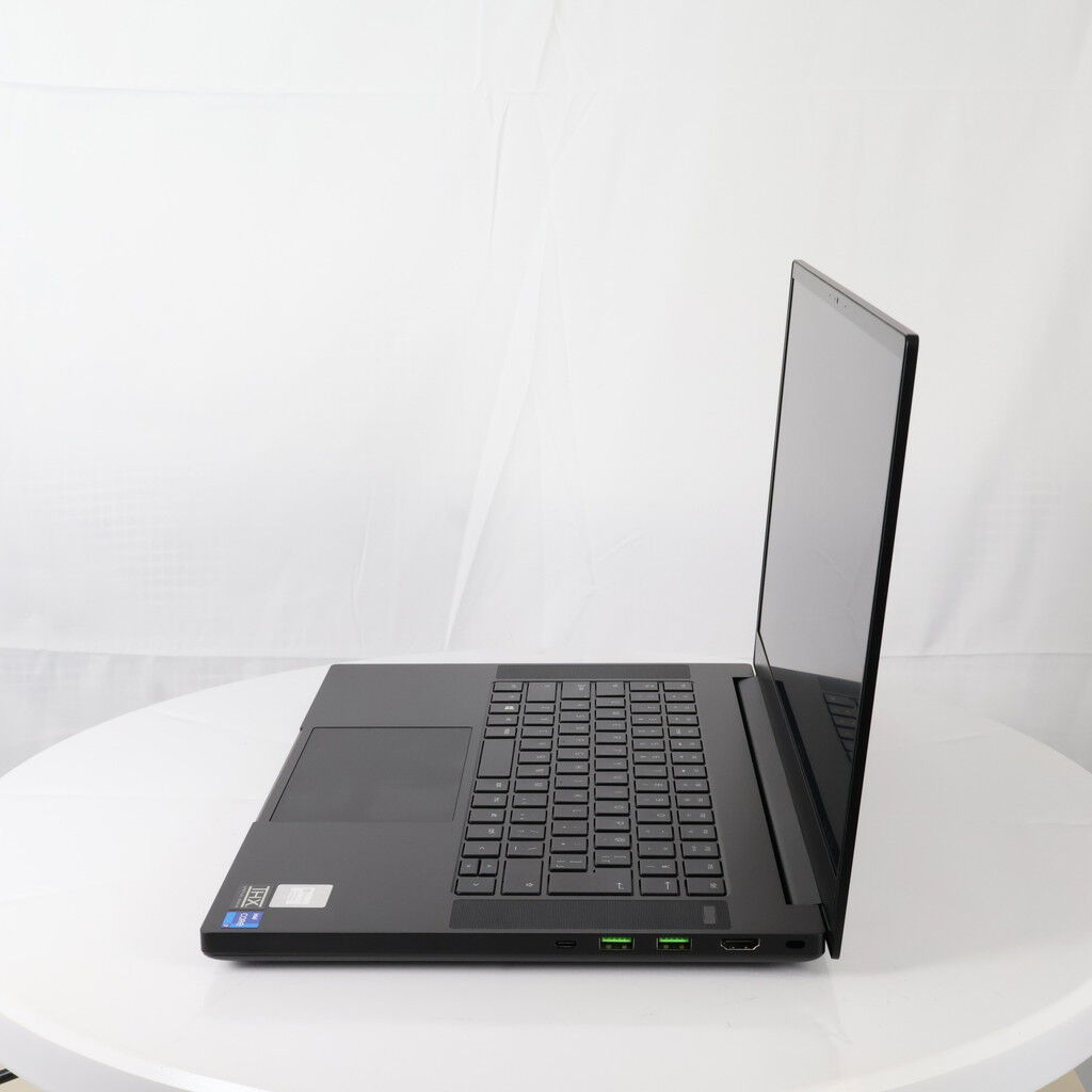中古 RAZER BLADE 15 RZ09 (Core i7-11800H/16GB/RTX 3060 Laptop GPU