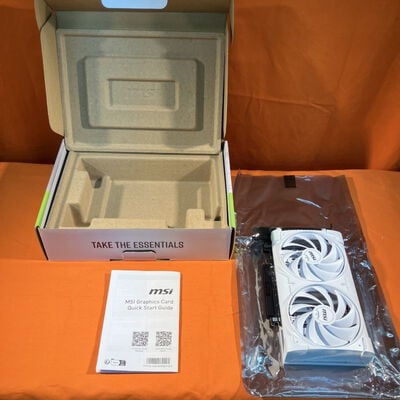 【なんば店】中古  MSI GeForce RTX 5060 8G VENTUS 2X OC WHITE (RTX5060 8G) 3280021890 