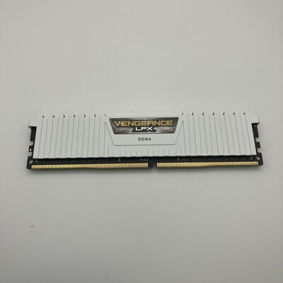 【秋葉原本店】中古  PC4-21300 16GB デスクトップ用 135638 