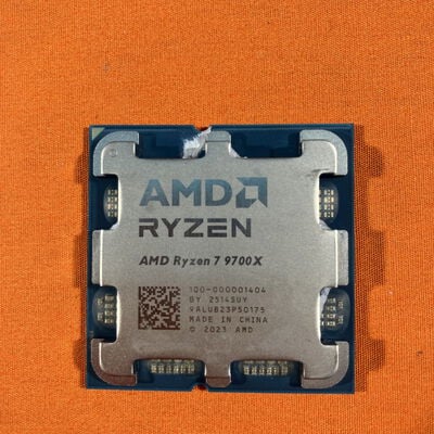 【なんば店】中古  AMD Ryzen 7 9700X (AM5/3.8GHz/40M/C8/T16/65W) 1460024845 