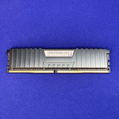 【横浜駅前店】中古  PC4-17000 16GB デスクトップ用(DDR4-2133) 135640 