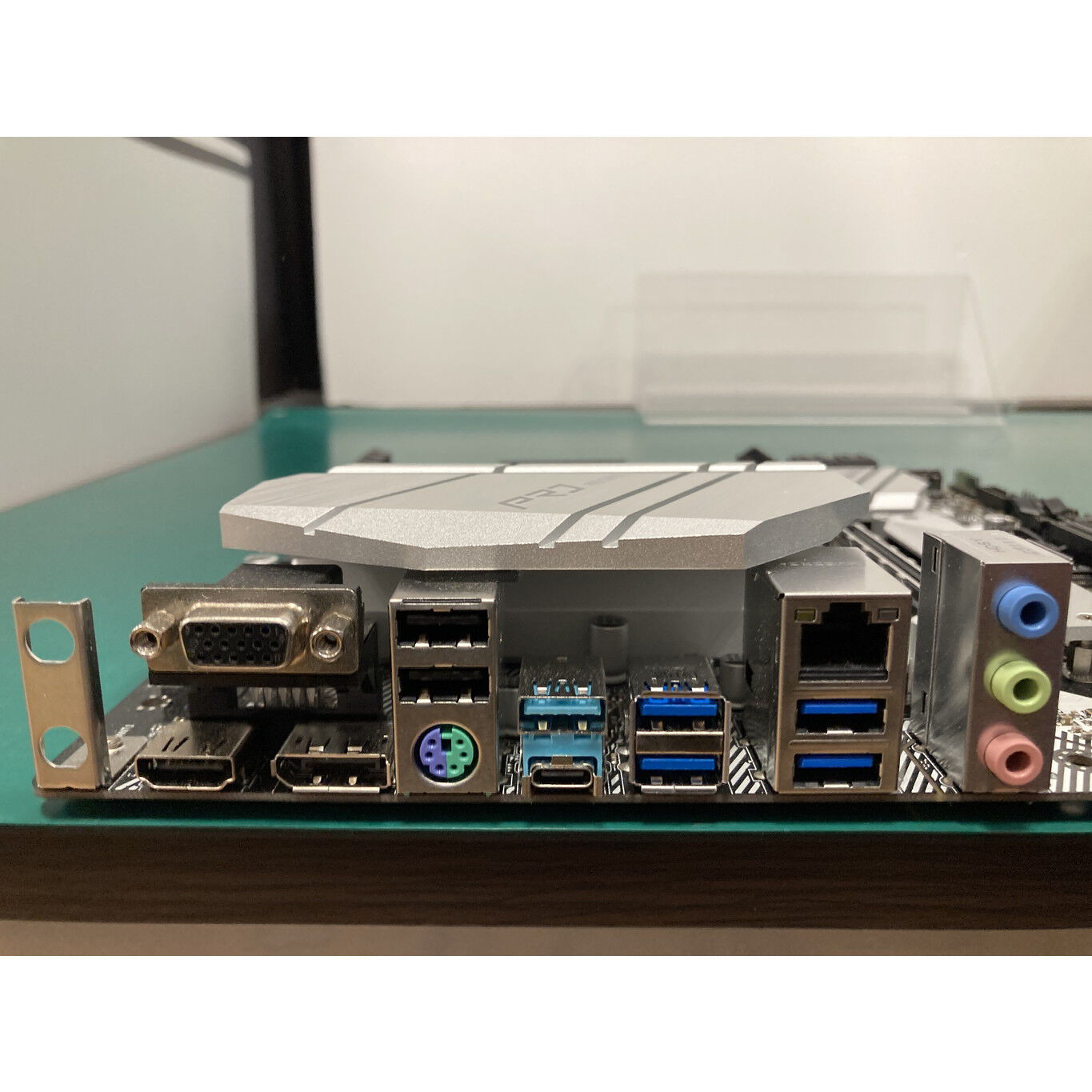 【美品】ASRock B550M Pro4 / 未使用に近い / 動作確認済 中古 ASRock B550M Pro4 (B550 AM4 mATX DDR4) 142938 （306863