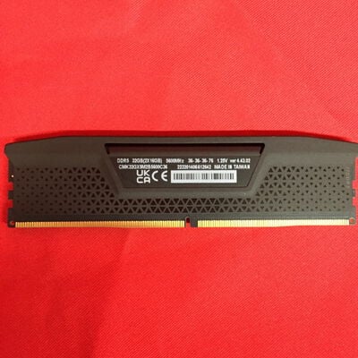 【千葉店】中古  PC5-44800 16GB デスクトップ用 149153 