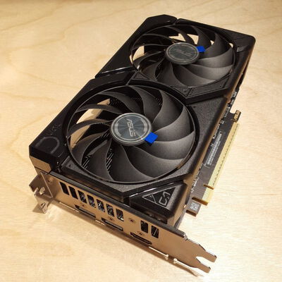 【鹿児島店】中古  ASUS DUAL-RX9060XT-8G (RX9060XT 8G) 179889 