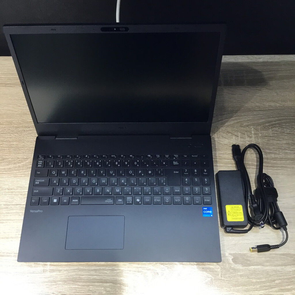 中古 NECVersa Pro PC-V1T46EZGM(Corei5 1335U/16GB/SSD256GB/DVD