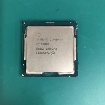 【津ラッツ店】中古  INTEL Core i7 9700K (1151/3.60GHz/12M/C8/T8) 138481