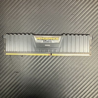 【富士青葉店】中古  CORSAIR VENGEANCE LPX 8GB (PC4-21300 DDR4-2666) 5070001740 