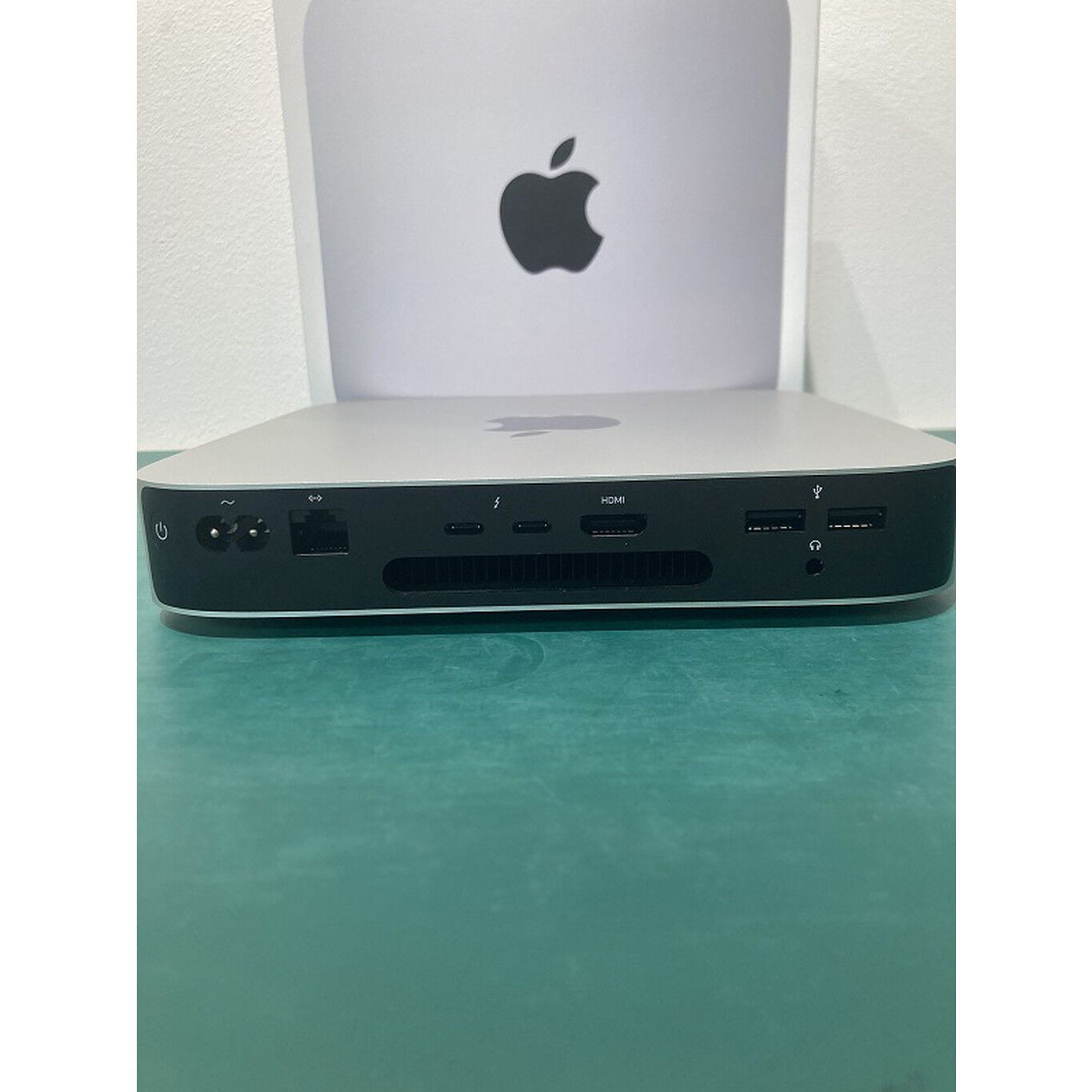 中古 Apple Mac mini 2020 (M1 8CPU 8GPU/8GB/256GB) シルバー MGNR3J