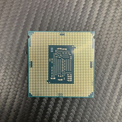【富士青葉店】中古  INTEL Core i3 8100 (1151/3.60GHz/6M/C4/T4) 136202 