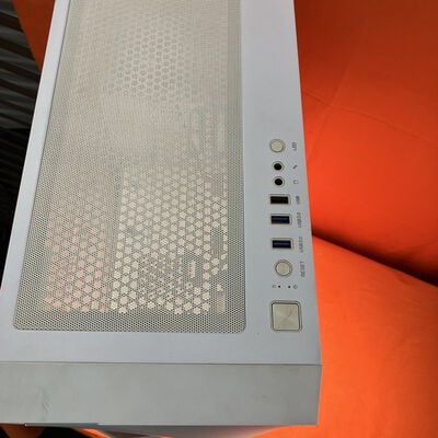 【なんば店】中古  ZALMAN Z3 Iceberg White(E-ATX ｶﾞﾗｽ ) 3280021757 