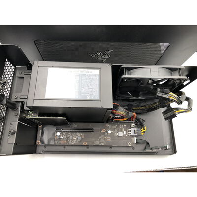 【水戸赤塚店】中古  Razer Core X Chroma Thunderbolt 3接続 外付けGPU(eGPU)BOX (ブラック) [RC21-01430100-R3J1] 4680002314 