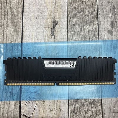 【広島店】中古  PC4-21300 8GB デスクトップ用(DDR4-2666) 126165 