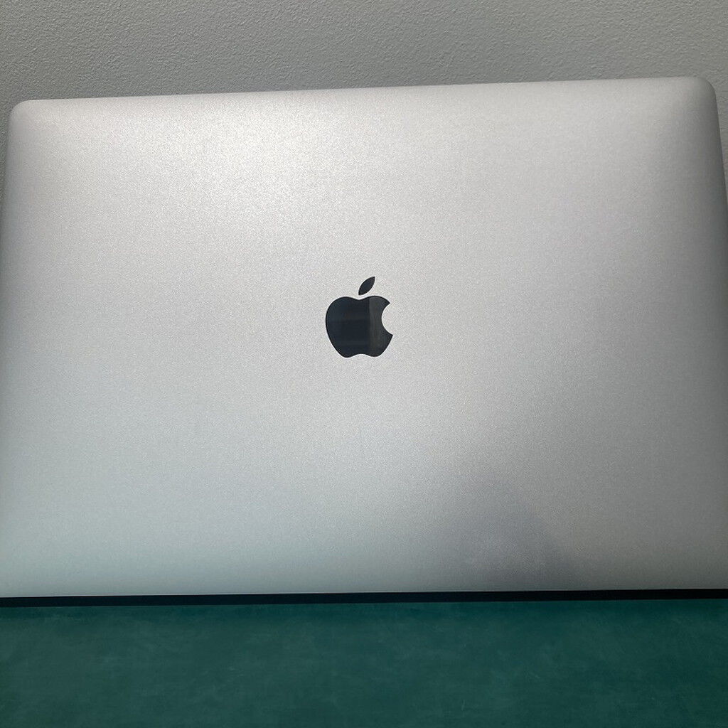 中古 Apple MacBook Pro 15インチ 2017 シルバー Core i7 2.8GHz/16GB