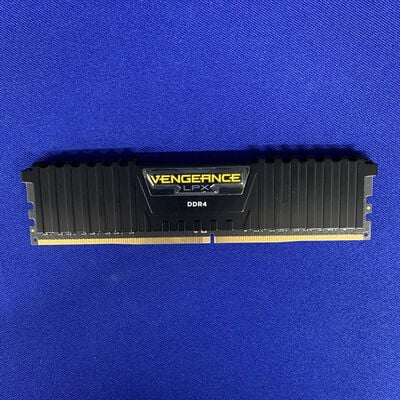 【横浜駅前店】中古  PC4-25600 8GB デスクトップ用 140727 